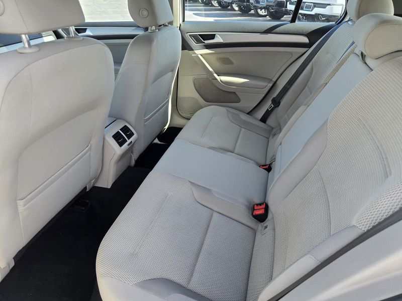 Used 2016 Volkswagen Golf 4dr HB Auto TSI S w/Sunroof