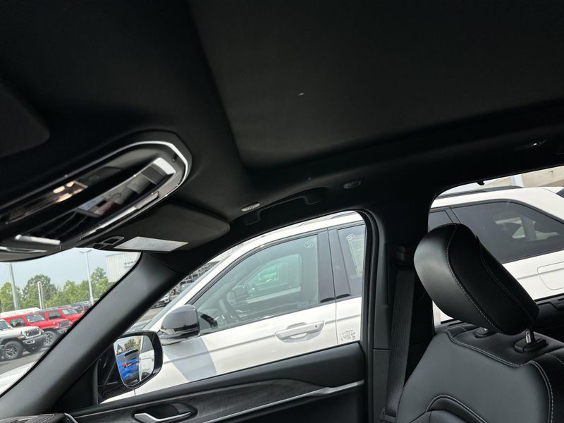 New 2025 Jeep Grand Cherokee Limited 4x4Image 31