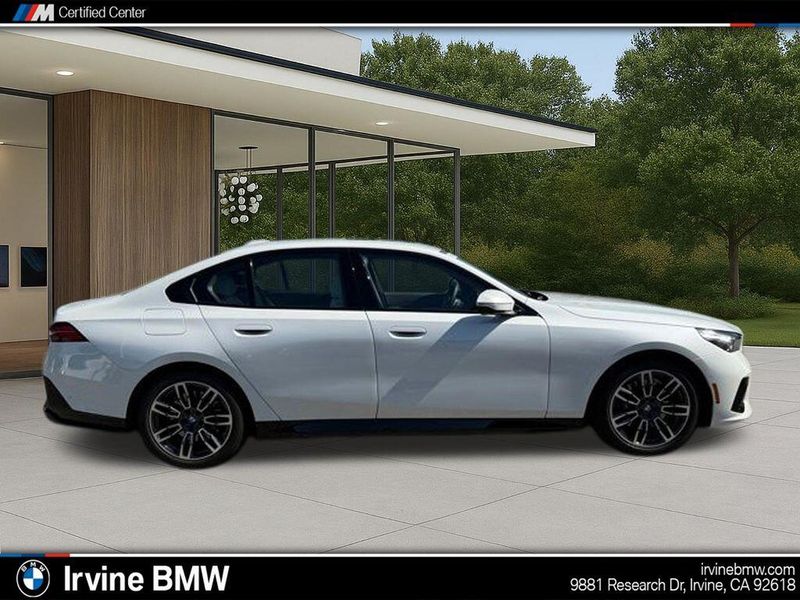 Used 2025 BMW 5 Series 530iImage 7