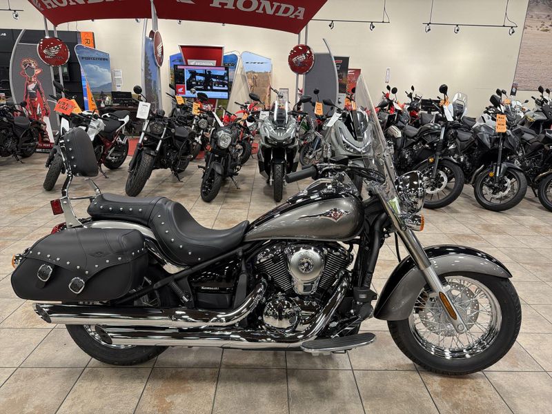 New 2026 Kawasaki VULCAN 900 CLASSIC LT Image 10