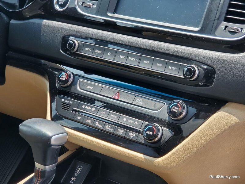 2021 Kia Sedona SXImage 23