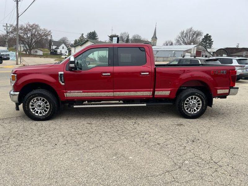 2022 Ford F-350 Lariat photo 2