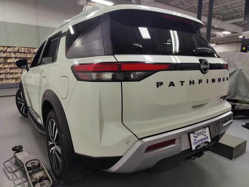 2023 Nissan Pathfinder Platinum V6 AWD BlackImage 15
