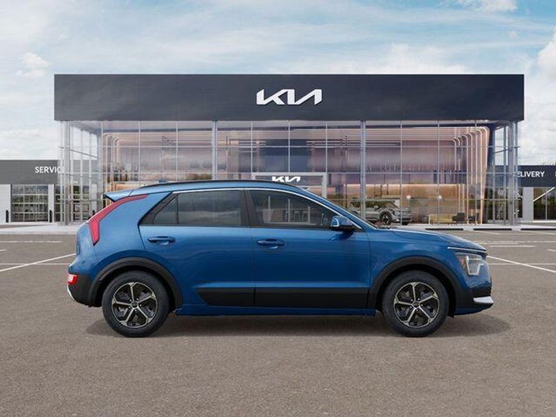 New 2026 Kia Niro EXImage 8