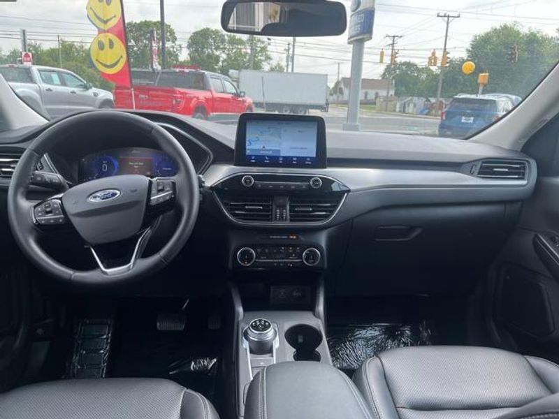 2022 Ford Escape Titanium