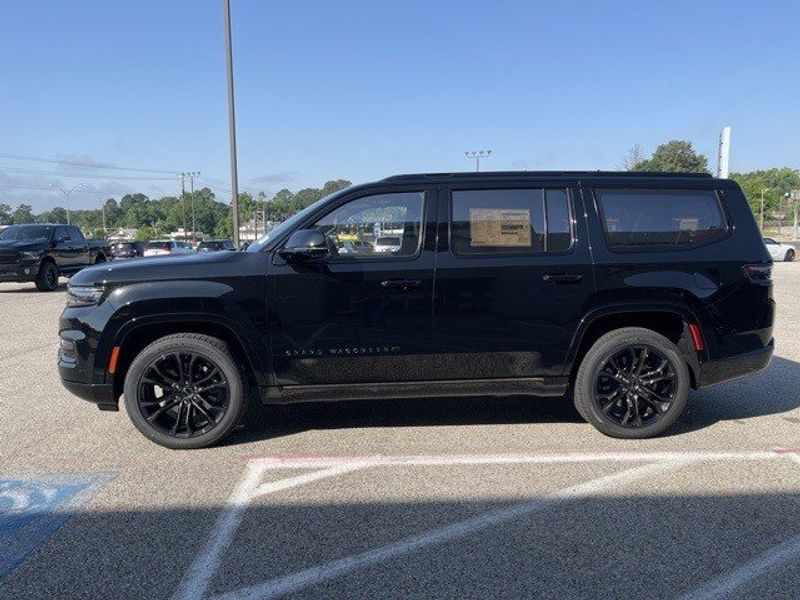 2022 Grand Wagoneer Obsidian 4x4Image 4