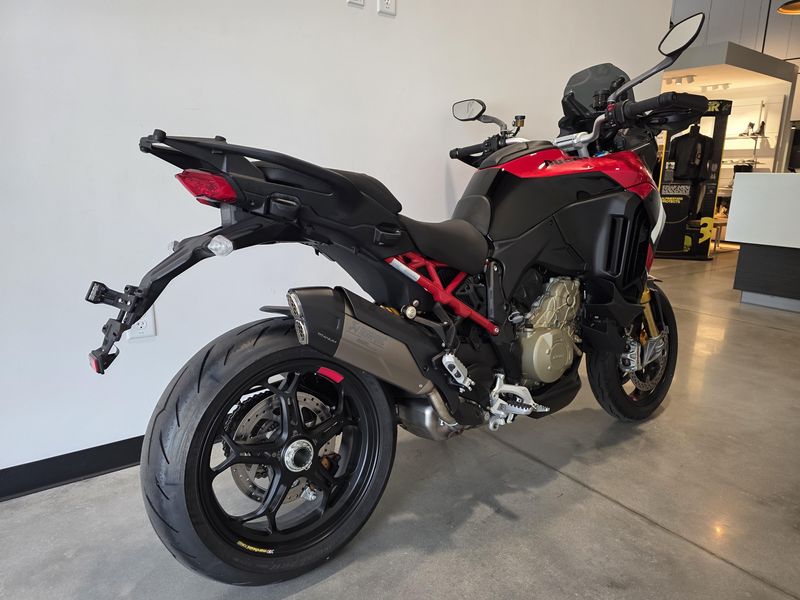 New 2025 Ducati Multistrada V4 Pikes Peak 