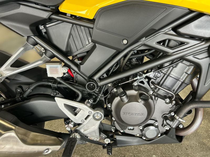 Used 2024 Honda CB300R ABS Image 23