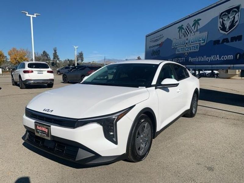Used 2025 Kia K4 LXImage 1