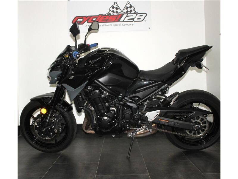 Used 2024 Kawasaki Z900 ABS Image 3