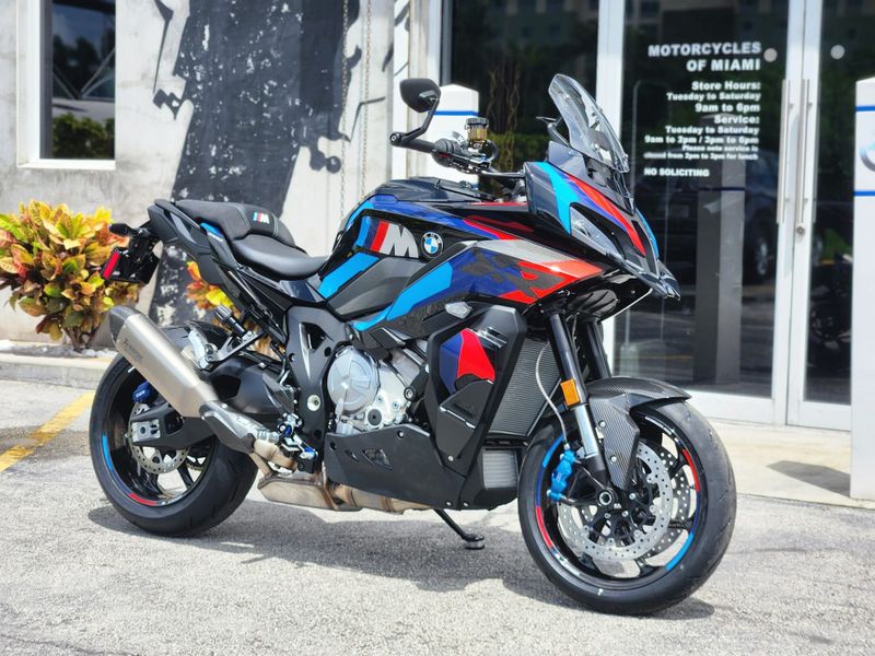 2024 BMW M1000XR Image 10