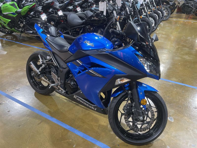 Used 2017 Kawasaki NINJA 300 Image 13