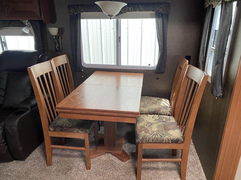 2016 NORTHWOOD ARCTIC FOX 32-A Image 17