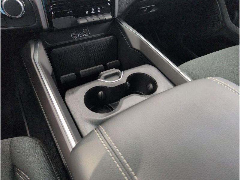 2025 RAM 1500 Big Horn Crew Cab 4x4 5