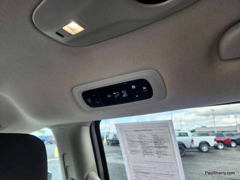 Used 2022 Chrysler Voyager LXImage 52