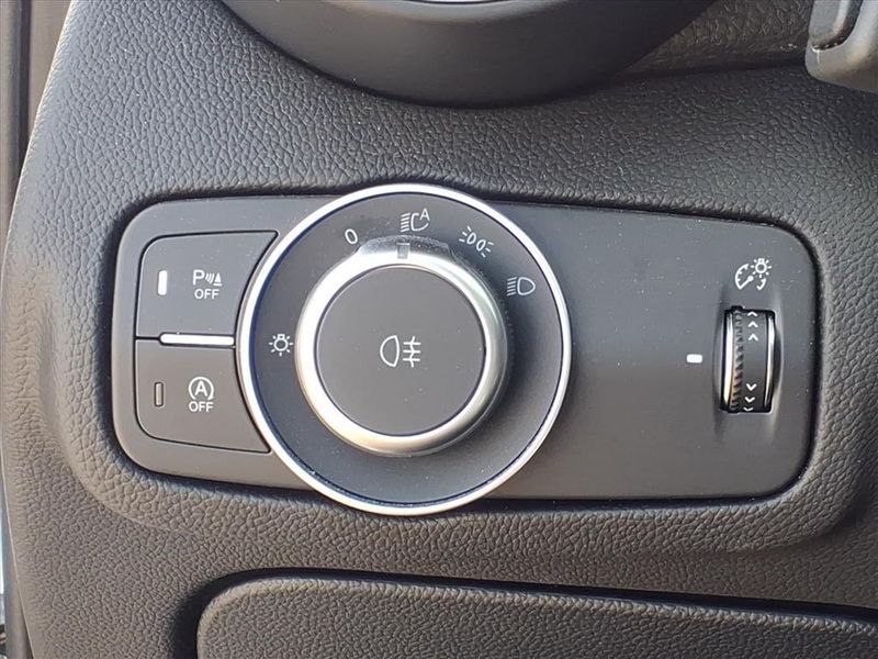 Used 2022 Alfa Romeo Giulia TiImage 21