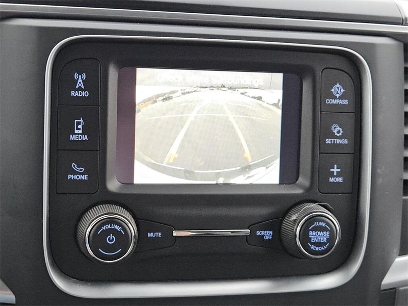 2022 RAM 1500 Classic SLTImage 17