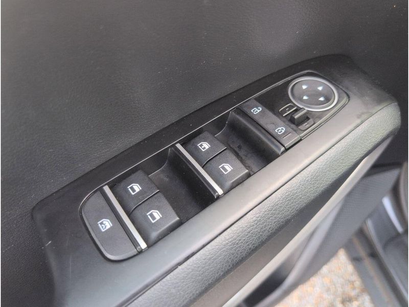 Used 2023 Kia Soul LXImage 12