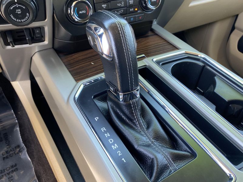 2016 Ford F-150 LariatImage 24