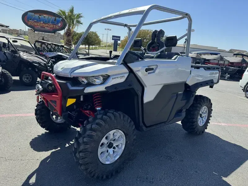 2025 Can-Am DEFENDER X MR HD10 WITH HALF DOORS HYPER SILVER AND LEGION REDImage 5