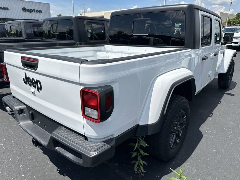 2024 Jeep Gladiator Sport S 4x4Image 10