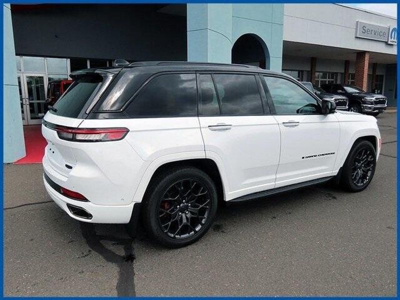 2024 Jeep Grand Cherokee SummitImage 7