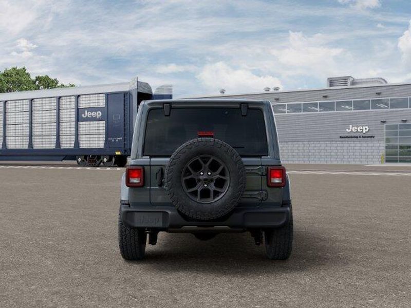 Jeep Wrangler 4xE Image 7