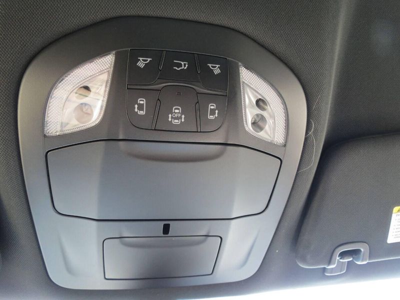 New 2021 Chrysler Pacifica Touring AWD 4dr Mini VanImage 23