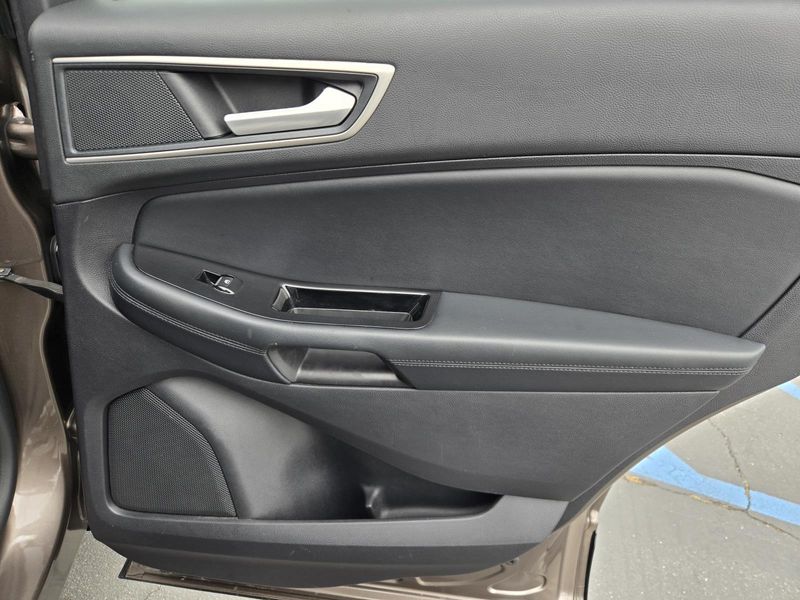 Used 2019 Ford Edge SEL FWD