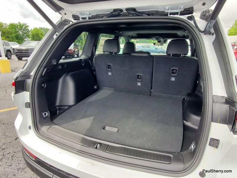 2025 Jeep Grand Cherokee Altitude X 4x4Image 13