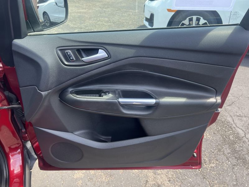 2016 Ford Escape SEImage 26
