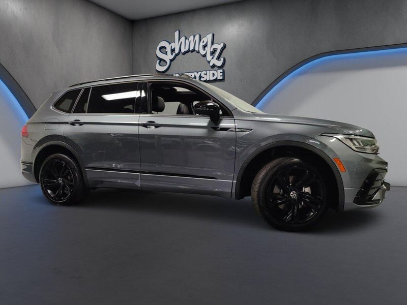Used 2023 Volkswagen Tiguan SE R-Line Black AWD w/SunroofImage 3