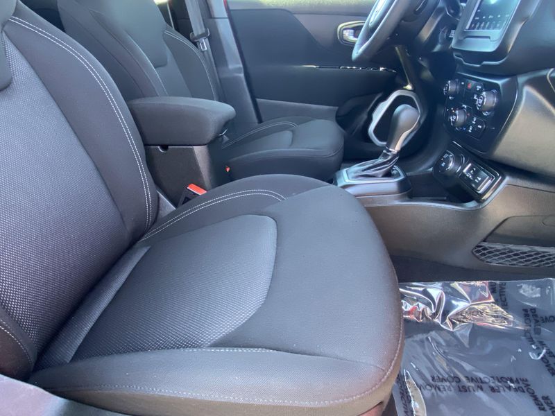 2021 Jeep Renegade SportImage 12