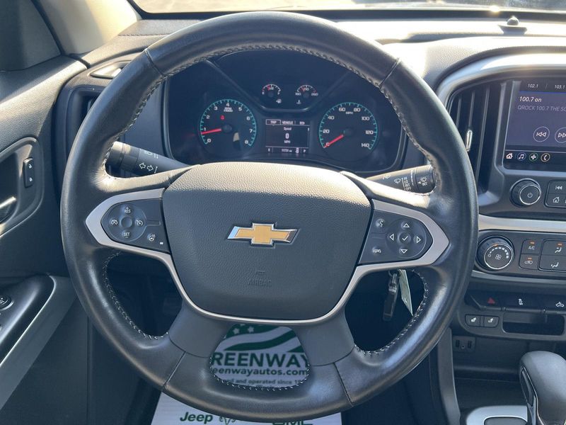 2022 Chevrolet Colorado LT photo 24