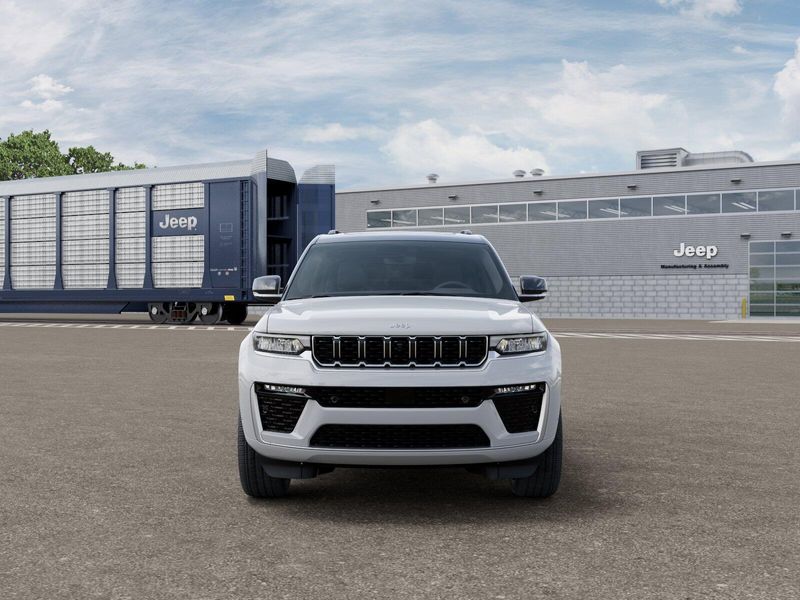 New 2026 Jeep Grand Cherokee L Summit 4x4Image 6