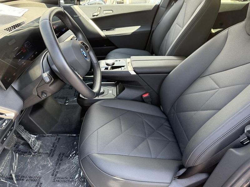Used 2025 BMW iX xDrive50Image 21