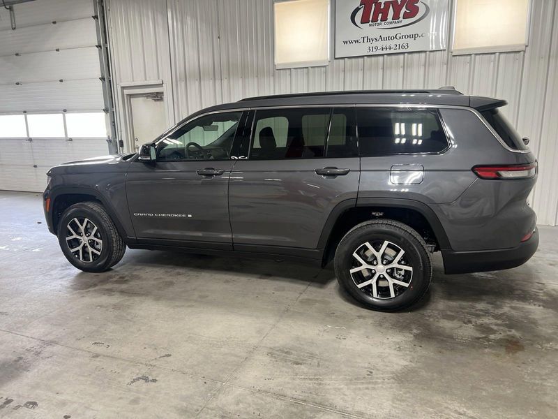 2025 Jeep Grand Cherokee L Limited 4x4Image 45