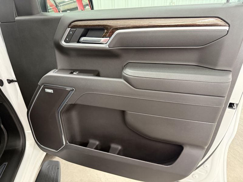 Used 2026 GMC Sierra 1500 ElevationImage 8