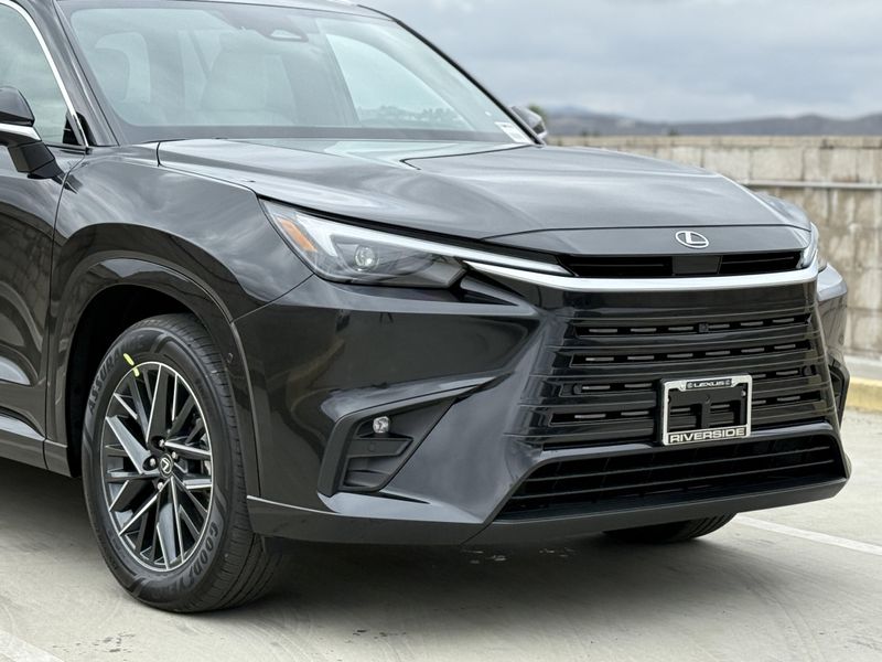 2025 Lexus TX Image 3