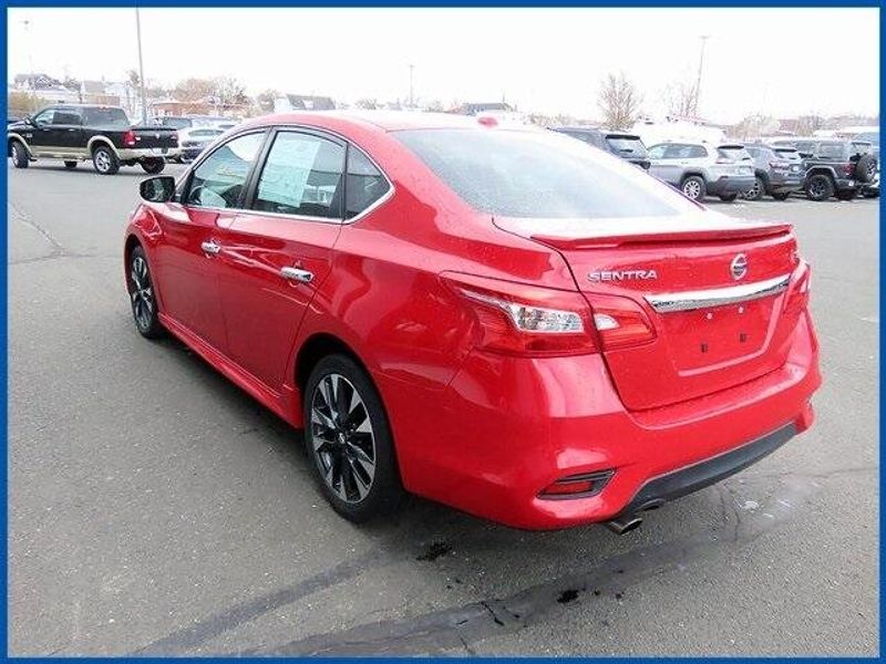 2019 Nissan Sentra SRImage 5