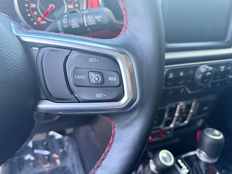 2018 Jeep Wrangler Unlimited Rubicon photo 17