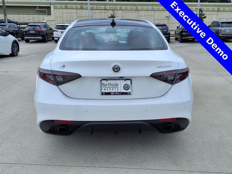 2025 Alfa Romeo Giulia VeloceImage 12