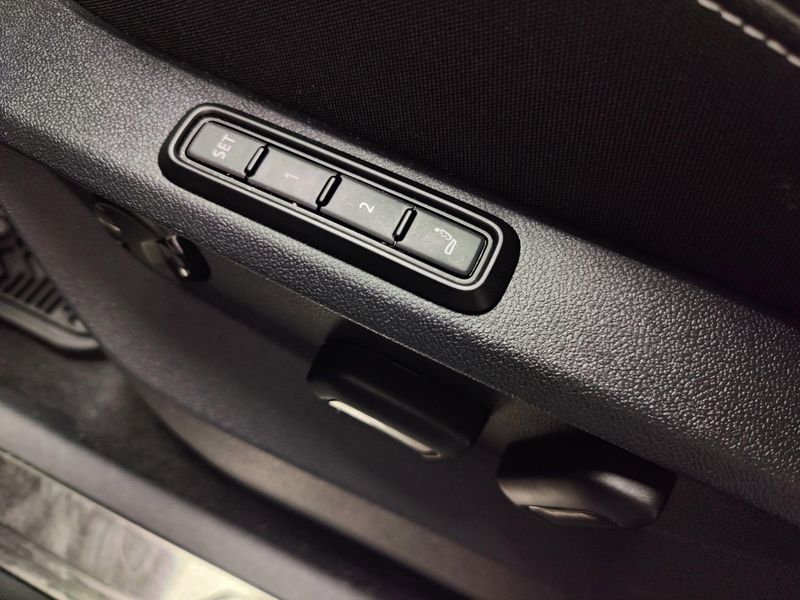 Used 2025 Volkswagen Atlas Cross Sport SEL Premium R-Line AWDImage 20