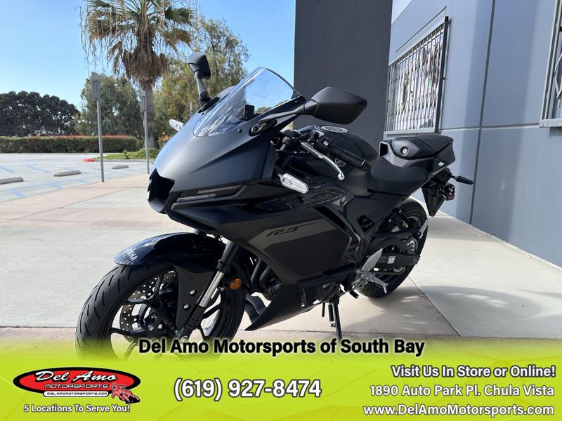 2025 Yamaha YZF-R3 ABS Image 4