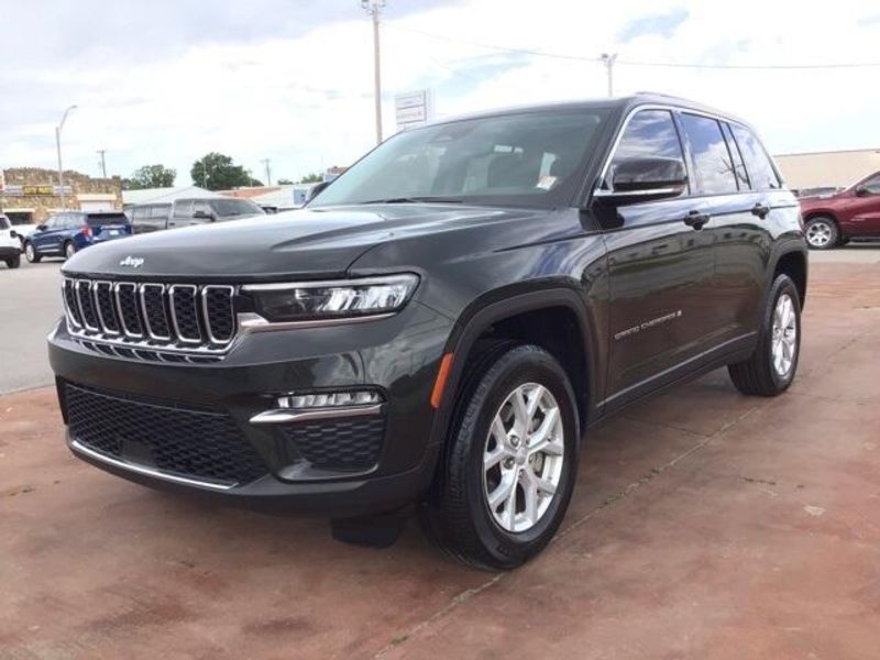 Used 2023 Jeep Grand Cherokee LimitedImage 1