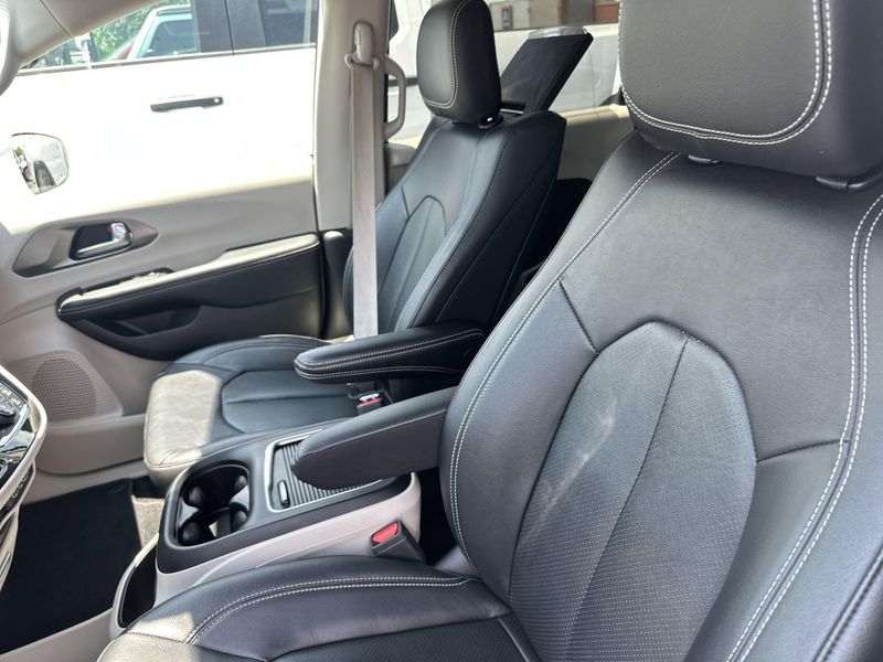 2022 Chrysler Pacifica Touring LImage 22