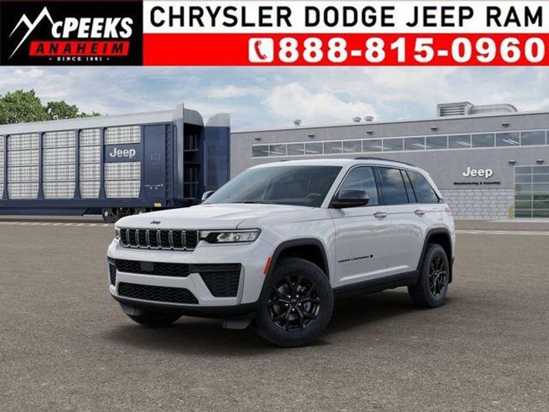 New 2026 Jeep Grand Cherokee Laredo Altitude 4x4Image 1