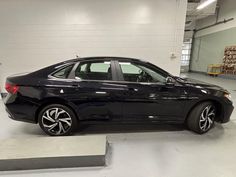 Used 2025 Volkswagen Jetta SELImage 7