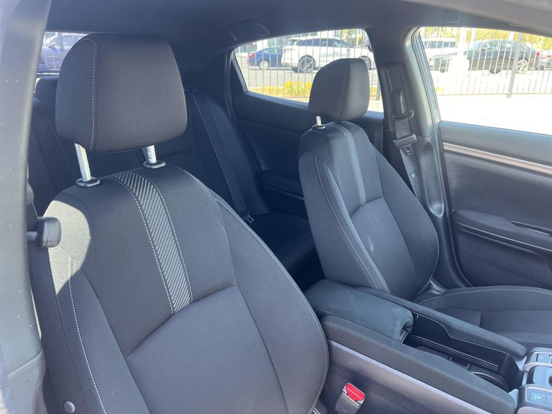 2019 Honda Civic Hatchback LXImage 24