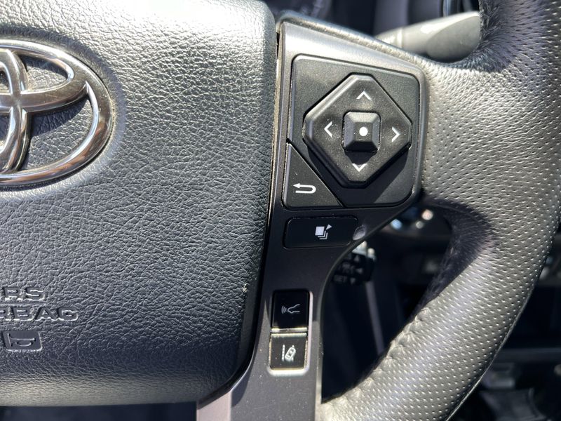 Used 2018 Toyota Tacoma TRD Off RoadImage 11